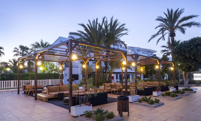 Sant Jordi de Ses Salines Hotel | FERGUS Style Bahamas