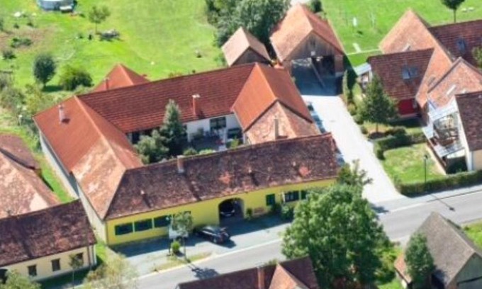 Loipersdorf bei Fuerstenfeld Apartamento | Ferienwohnungen und Appartements im idyllischen Vierkanthof, Gruppenurlaube