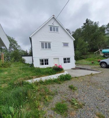 Austrheim Casa | Feriehus på Leirvåg/Austrheim