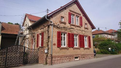 Neustadt-Diedesfeld Apartamento | Ferienwohnung Weinstraßenmitte