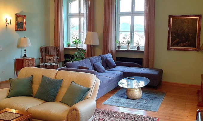 Hilbringen Apartamento | Ferien im Schloss Hilbringen