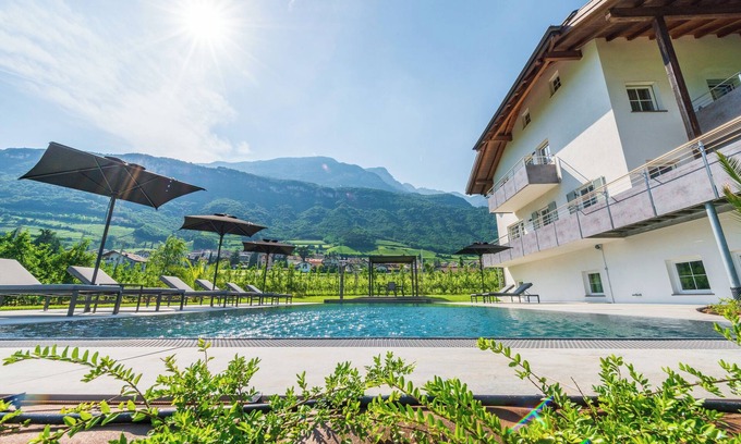 Tramin Apartamento | Ferienwohnung Zwerger, NEU ab Mai 2024 Pool mit Salzwasser im Südgarten