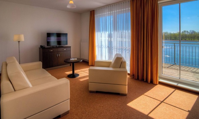 Perleberg Complejo | Ferienappartement am See im Hotelresort Neuer Hennings Hof