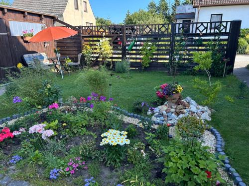 Ribnitz Apartamento | Ferienbungalow Zum Blumengarten