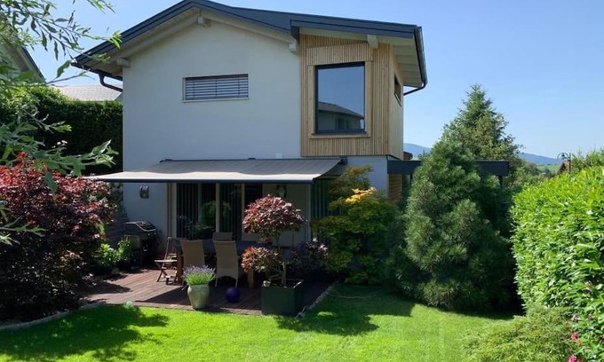 Sankt Lorenz Casa | "Ferienhaus am Mondsee" mit direktem Schafbergblick im Salzkammergut bei Salzburg