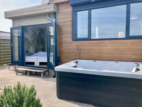 Anjum Casa | Ferienhaus Aurora mit Meerblick und Whirlpool