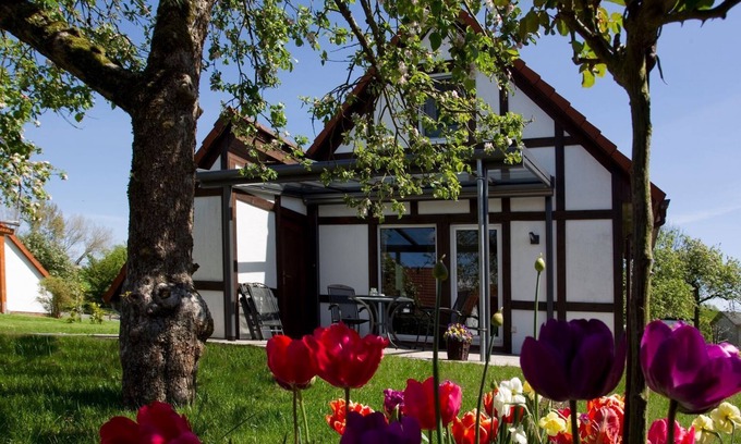 Hollern Casa | Ferienhaus Scout 60 Herbstprinz , 4 P. m. Haustier - Ferienhaus Scout 60 im Feriendorf Altes