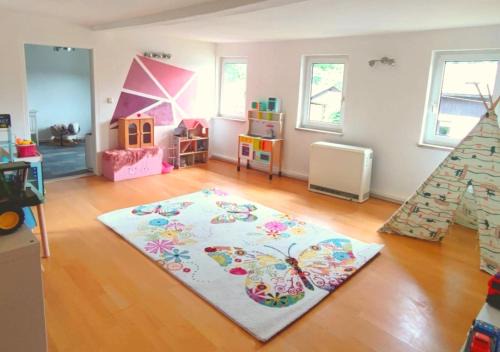 Mengersgereuth-Hammern Casa | Ferienhaus Eden Frankenblick I Familien-Ferienhaus I nahe Skipiste l Spielzimmer I Waschmaschine I kostenlos parken I WLAN I Spülmaschine