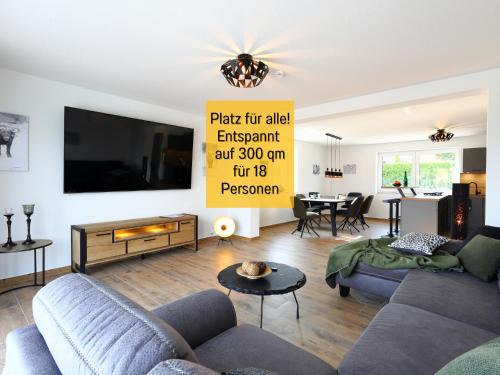 Hockelheim Casa | Ferienhaus Höckelheim- 300qm - 3 Wohnungen - 12 Zimmer - bis 18 Gäste - Kleinkinder reisen gratis - für Familien und Gruppen - Küchen mit Spülmaschine Backofen, Mikrowelle - Smart-TV - WLAN - Fußbodenheizung, Klimaanlage & Raffstores - nähe Göttingen