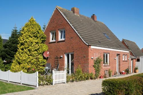 Dornum Casa | Ferienhaus In Schwittersum Mit Großem Garten Und Panoramablick