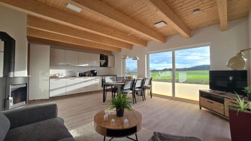 Hohen Schonberg Apartamento | Ferienhaus Südgarten mit Kamin an der Ostsee