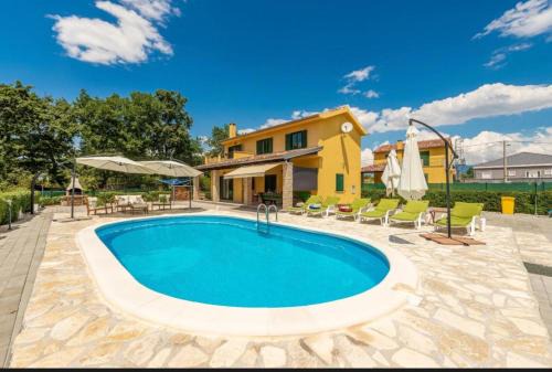 Razanac Casa | Ferienhaus Sonnenliebe mit Pool bei Zadar