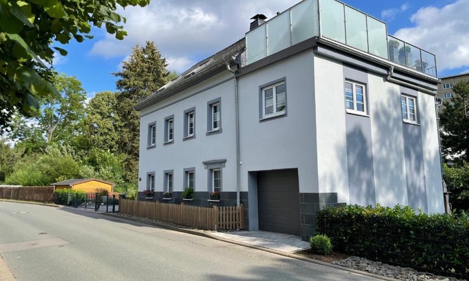Gablenz Villa | Ferienhaus Villa Adelsberg mit Dachterrasse in Zentraler Lage für bis zu 10 Personen