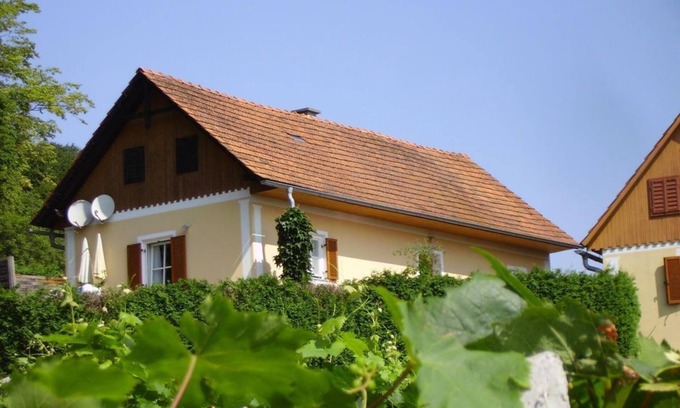 Tieschen Apartamento | Ferienhaus- Weinhof, Pachler Margret - Ferienwohnung