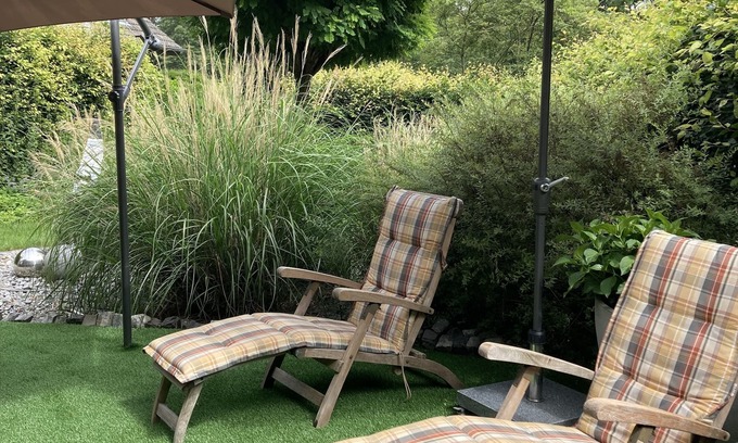 Elten Apartamento | Ferienhaus/Wohnung auf dem Eltenberg 9 Personen,4 Badezimmer, Terrasse im Grünen