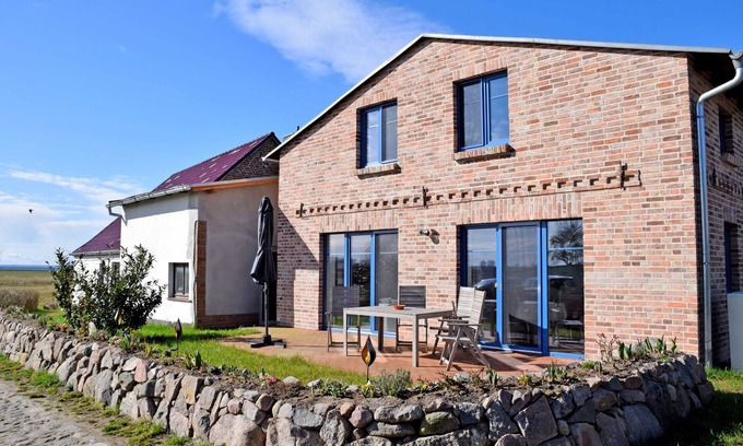 Gross Zicker Apartamento | Ferienhaus zum Boddenstrand mit Kamin