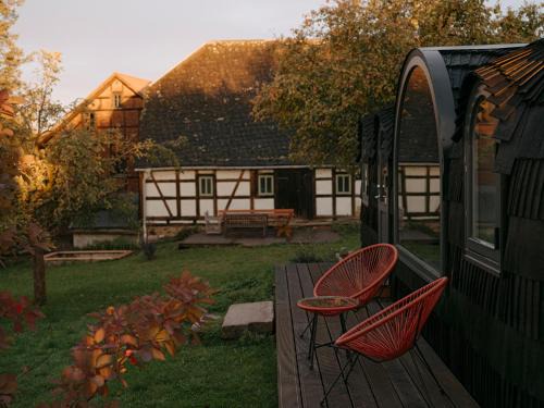 Hirschfeld Apartamento | Ferienhof Stall & Sterne, Ferienwohnungen in der Scheune und Tinyhäuser