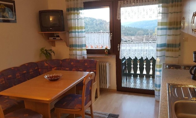 Bayerisch Eisenstein Apartamento | Apartamento en el bosque bávaro con vistas a la gran Arber.
