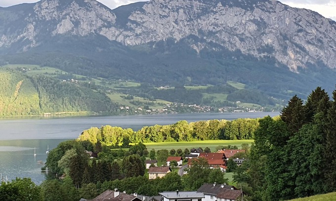 Nussdorf am Attersee Apartamento | Ferienwohnung mit Terrasse am Attersee - Badeplatz "zeller Aufsatz" 5 Minuten