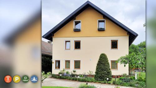 Neumarkt in Steiermark Apartamento | Ferienwohnung - a Auszeit