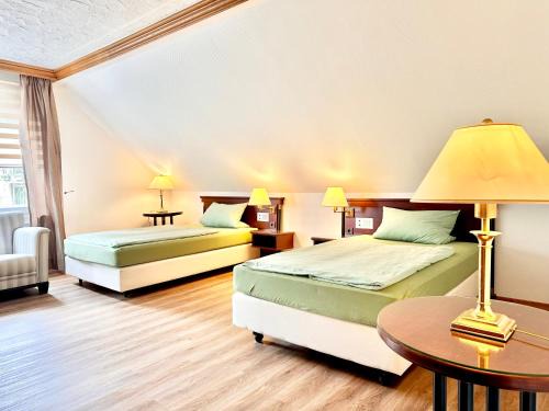 Loehne Apartamento | Ferienwohnung 2-4 Pers WLAN und Parkplatz, HDZ und Kliniken in der Nähe, direkt an der A2 und A30 gelegen