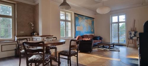 Kienwerder Apartamento | Ferienwohnung 2OG am Waldfriedhof