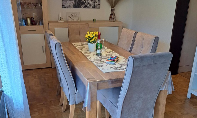 Wiemeringhausen Apartamento | Ferienwohnung, 80 qm, 2 Schlafzimmer, Terrasse mit Garten, Max. 4 Personen