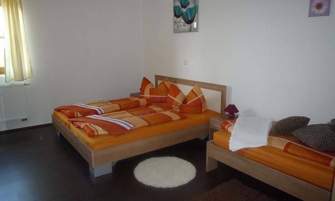 Bad Endorf Apartamento | Apartamento, 90 m² planta baja, 2 dormitorios separados