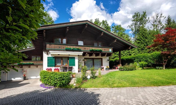 Lofer Apartamento | Ferienwohnung Adrowitzer