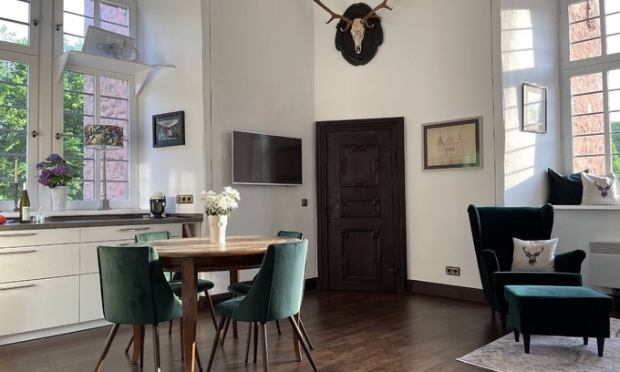 Oberhundem Apartamento | Ferienwohnung Alte Schlossbibliothek, 50qm, 1 Wohn-/schlafraum, Max. 2 Personen