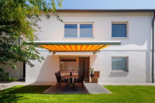Muensingen Apartamento | Ferienwohnung am Alenberg