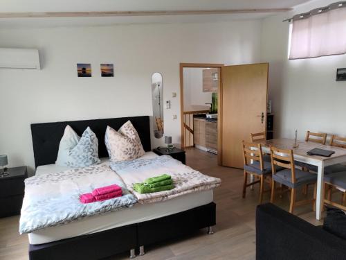 Klinga Apartamento | Ferienwohnung am See