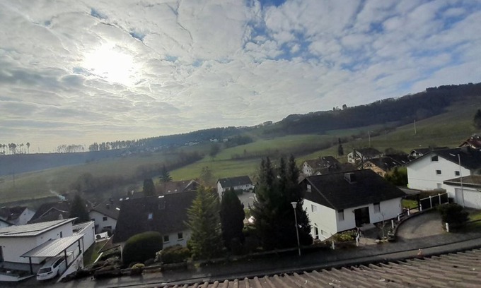 Hausen Apartamento | Ferienwohnung am Sonnenhang: Dachgeschoss - Ferienwohnungen am Sonnenhang