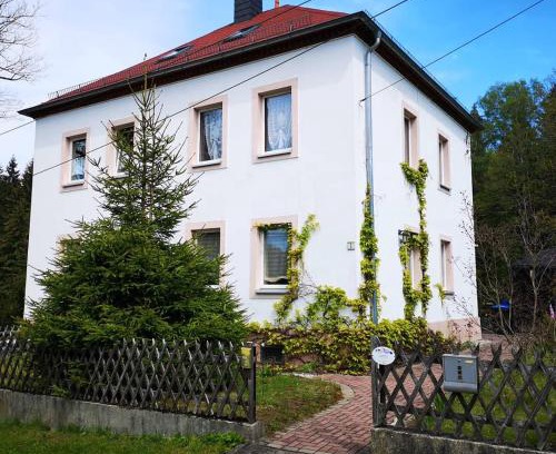 Grillenburg Apartamento | Ferienwohnung am Wald