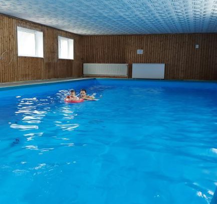 Gernsbach Apartamento | Ferienwohnung am Waldsee mit Schwimmbad