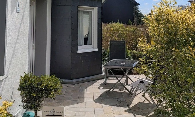 Hueckeswagen Apartamento | Ferienwohnung auf dem Land 1-4 Personen, Eigener Eingang und Terasse