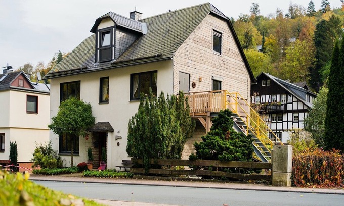 Schwalefeld Apartamento | Ferienwohnung bei Willingen mit Garten