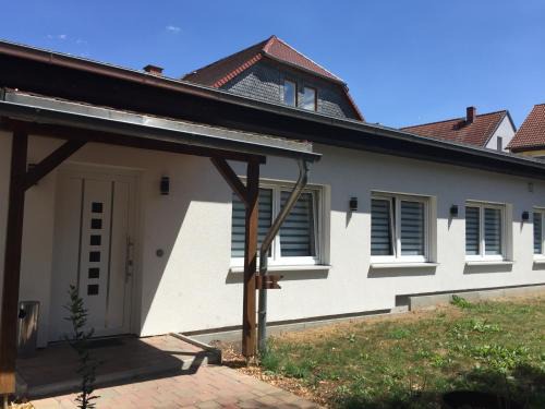Dornburg-Camburg Apartamento | Ferienwohnung „Blaues Schild“