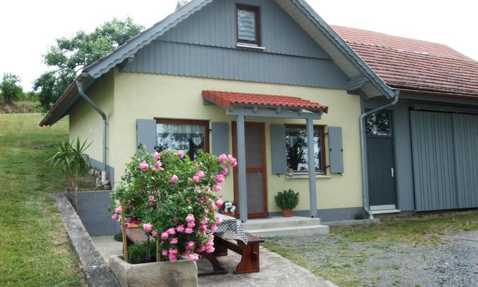 Stadtlauringen Apartamento | Ferienwohnung Bockelt