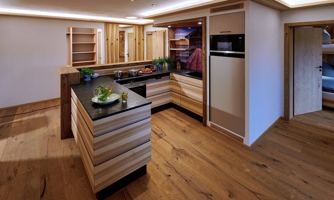 Chieming Apartamento | Ferienwohnung Bootshütte, 1-5pers., 2sep. SZ, 2.og, Balkon mit Chiemseeblick