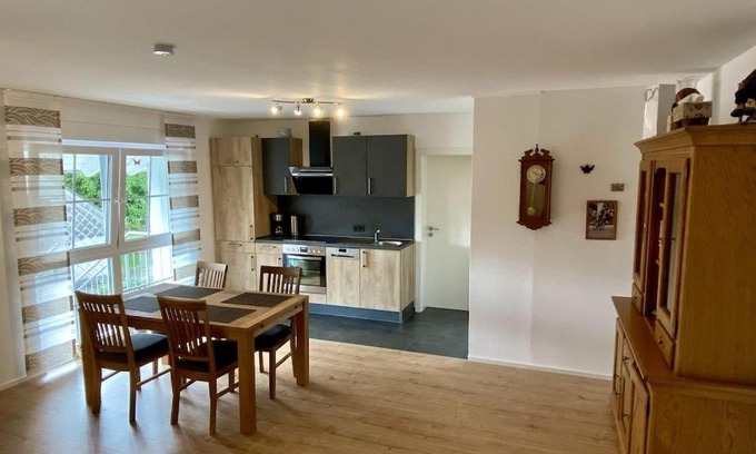 Hinzert-Polert Apartamento | Ferienwohnung Brunnenblick