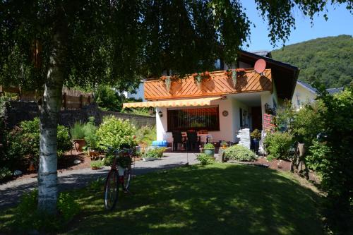 Bilstein Apartamento | Ferienwohnung Burgblick Bilstein