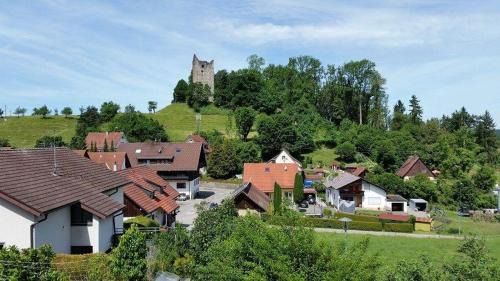Neuravensburg Apartamento | Ferienwohnung-Burgblick-in-Neuravensburg