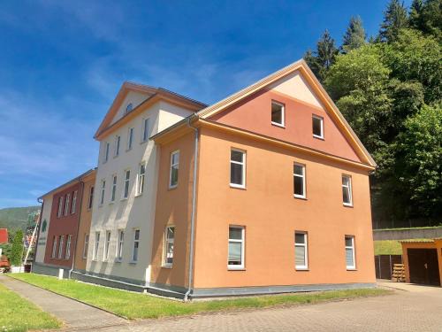 Obstfelderschmiede Apartamento | Ferienwohnung 1 Alte Schule F. Fröbel