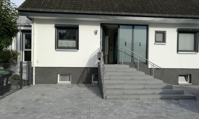 Neunkirchen Apartamento | Ferienwohnung