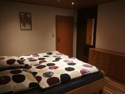 Neustadt bei Coburg Apartamento | Ferienwohnung mit Balkon 1.OG