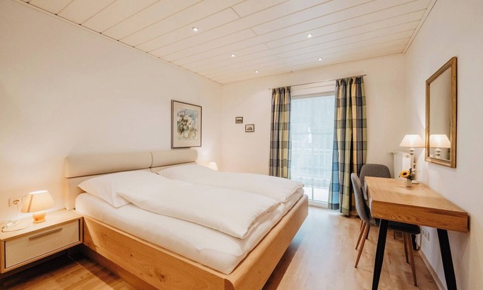 Prunn Apartamento | Ferienwohnung mit Großem Balkon und Grillmöglichkeit