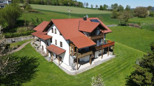 Tiefenbach Apartamento | Ferienwohnung Dirscherl