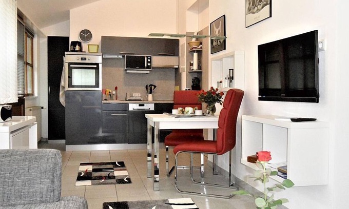 Frasdorf Apartamento | Apartamento para 2 personas, 32 m², planta baja, sala de estar / dormitorio combinados, TV, W-Lan, terraza, muebles de jardín
