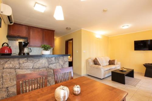 Brzac Apartamento | Ferienwohnung für 4 Personen ca 35 qm in Brzac, Kvarner Bucht Krk